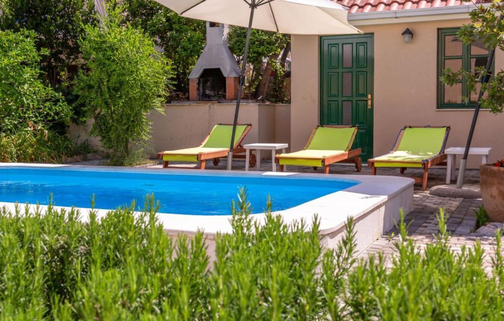Beatiful Antonela With Pool In Makarska
